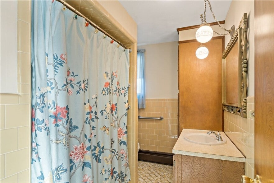 Building Photo - 51 Bellevue Ave