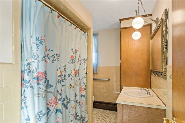 Building Photo - ****North Providence/Fruit Hill – Single Family with In-Law Unit - $2,995****