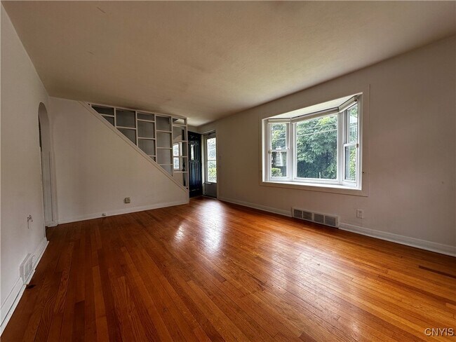 Building Photo - 1411 Lancaster Ave