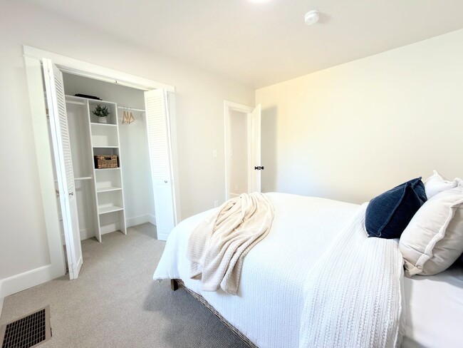 Building Photo - Beautiful Remodeled Home