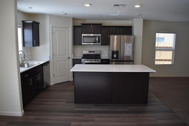 Building Photo - 4027 Bayonet Dr
