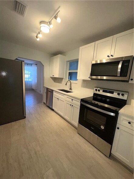 Building Photo - 1644 26th Ave