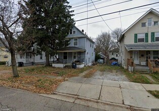 Building Photo - 4-Bedroom Home for Rent in Akron – Only $1,500!