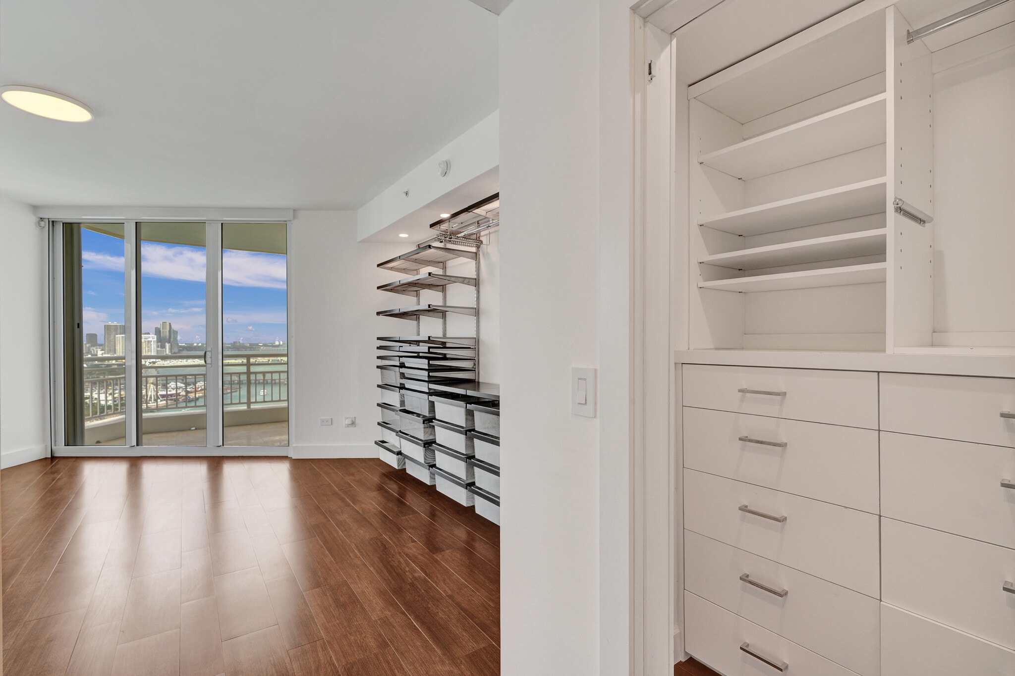 Building Photo - 848 Brickell Key Dr