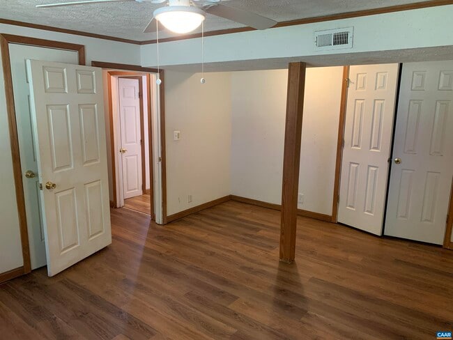Building Photo - 103 Cloverhill Ct