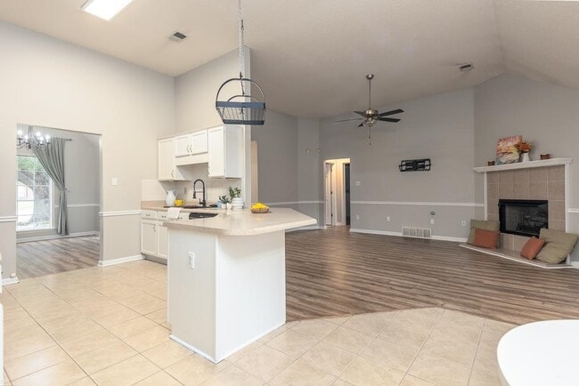 Building Photo - 3418 Broadway St