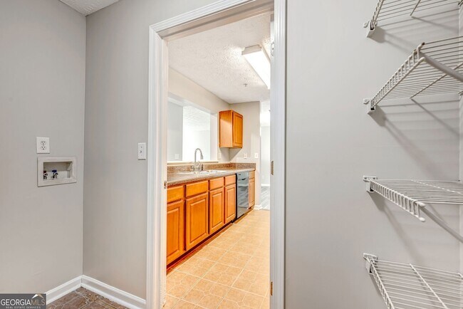 Building Photo - 13202 Fairington Ridge Cir