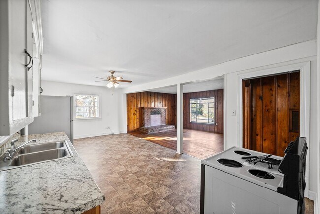 Building Photo - Lafayette Road-420