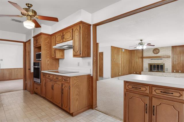 Building Photo - 924 W Kiowa Dr