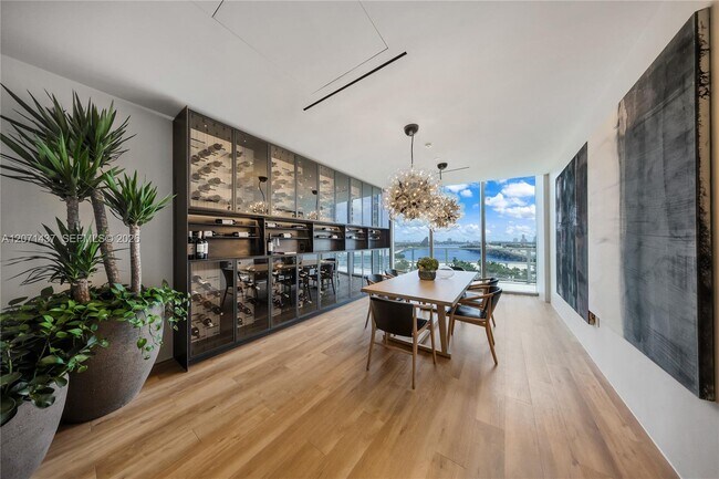 Building Photo - 1400 Biscayne Blvd
