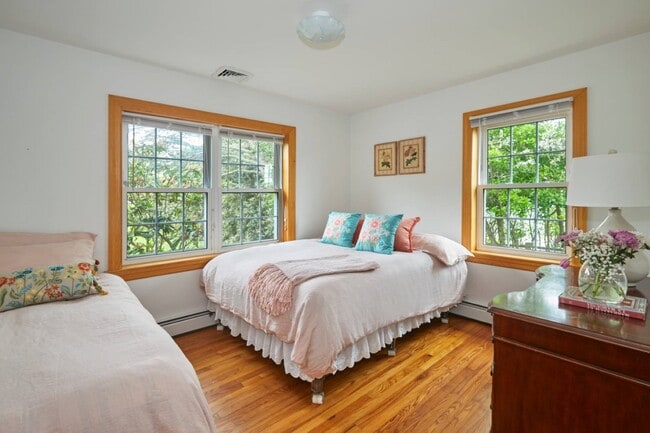 Building Photo - 53 Far Pond Rd