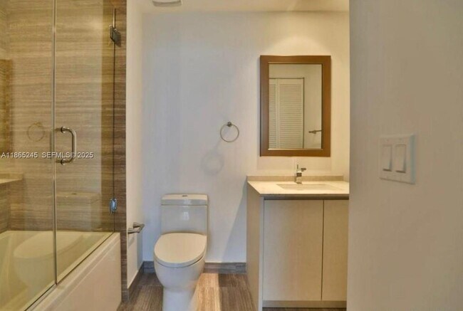 Building Photo - 1010 Brickell Ave