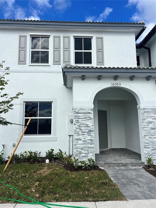 Primary Photo - 3 br, 2.5 bath House - 16305 SW 292nd St