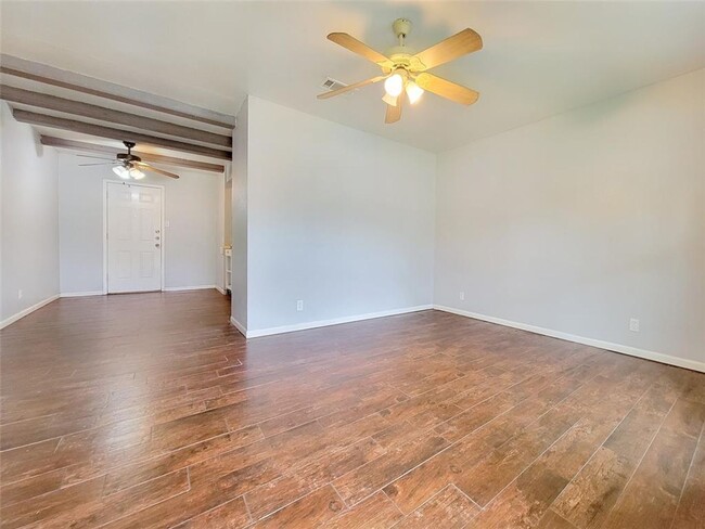 Building Photo - Charming 3-Bed, 1.5-Bath Home in Austin!