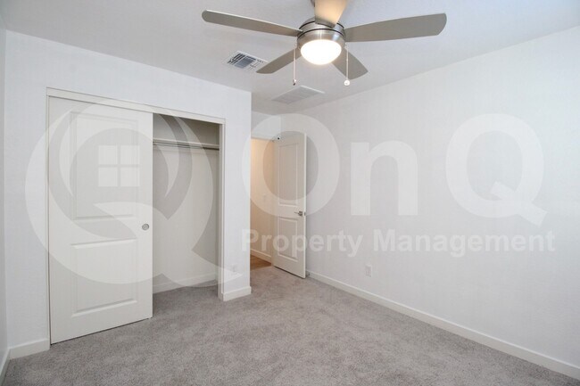Building Photo - 2540 W La Salle St