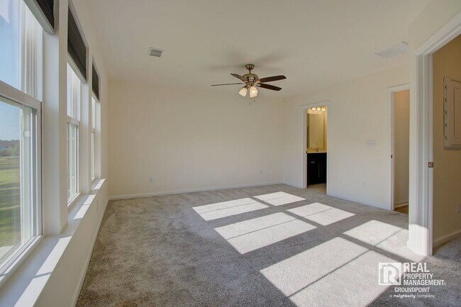 Building Photo - 432 Trotters Ln