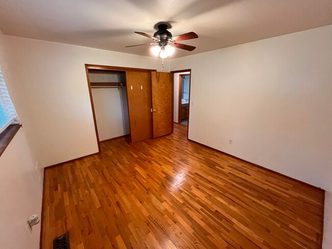 Building Photo - 8901 Lawndale Ave SW