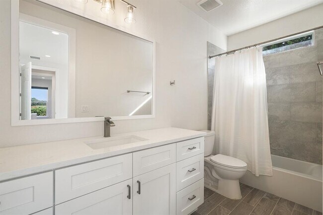 Building Photo - 20704 Leaning Oak Dr