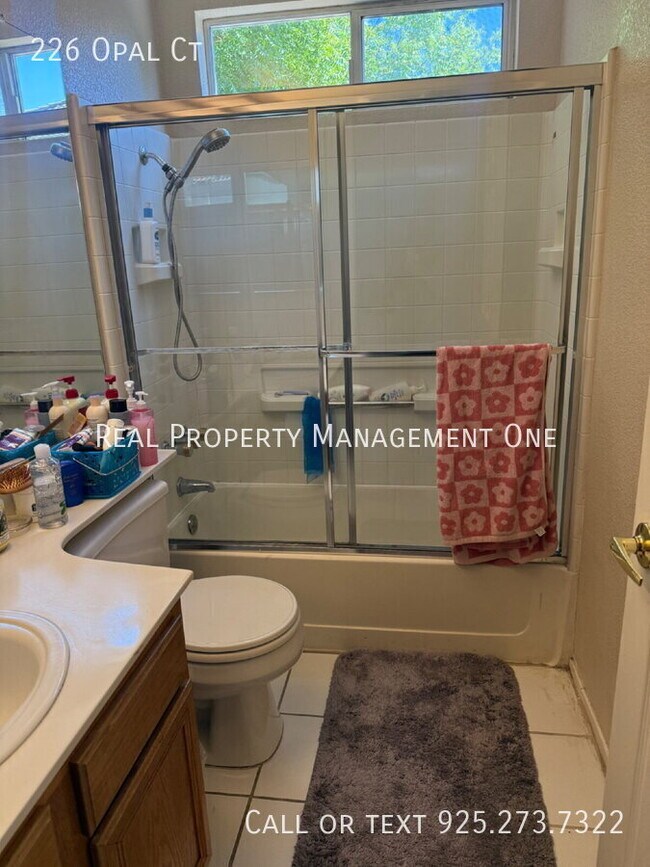 Building Photo - 226 Opal Ct