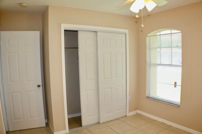 Building Photo - 8136 Egret Rd