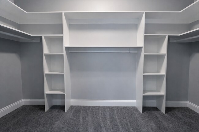 Building Photo - Charming 2BR Home with Yard, Porch & In-Home Laundry