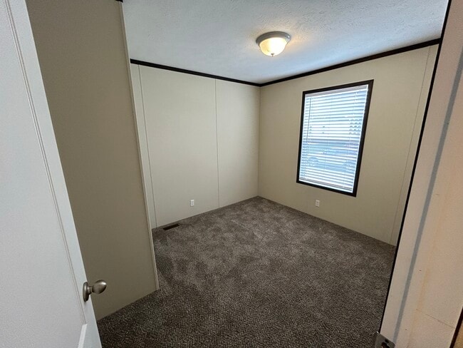 Building Photo - 691 Oregon St