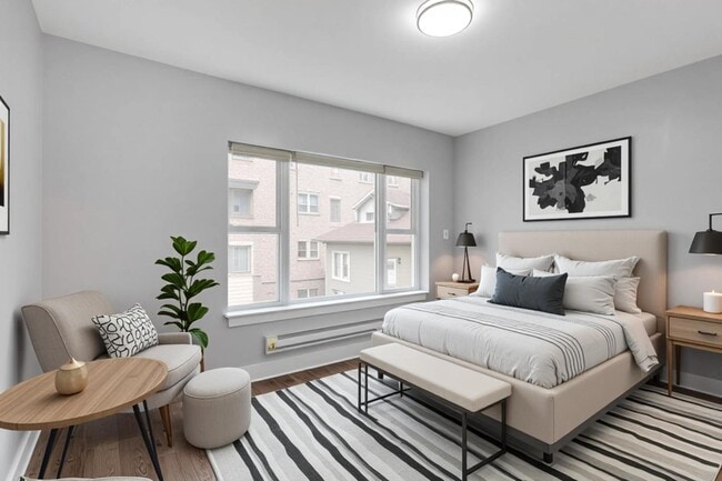 Building Photo - 8022 S Ellis Ave