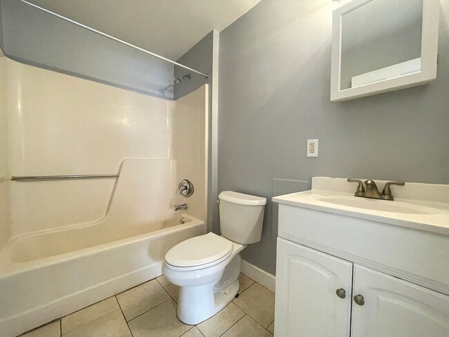 Building Photo - 179 Loudon Rd