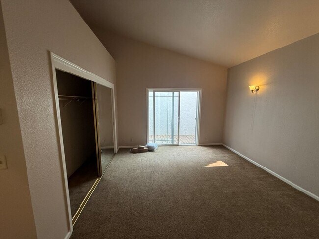 Building Photo - 900 Bluewater Dr