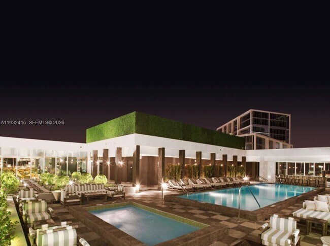 Building Photo - 495 Brickell Ave