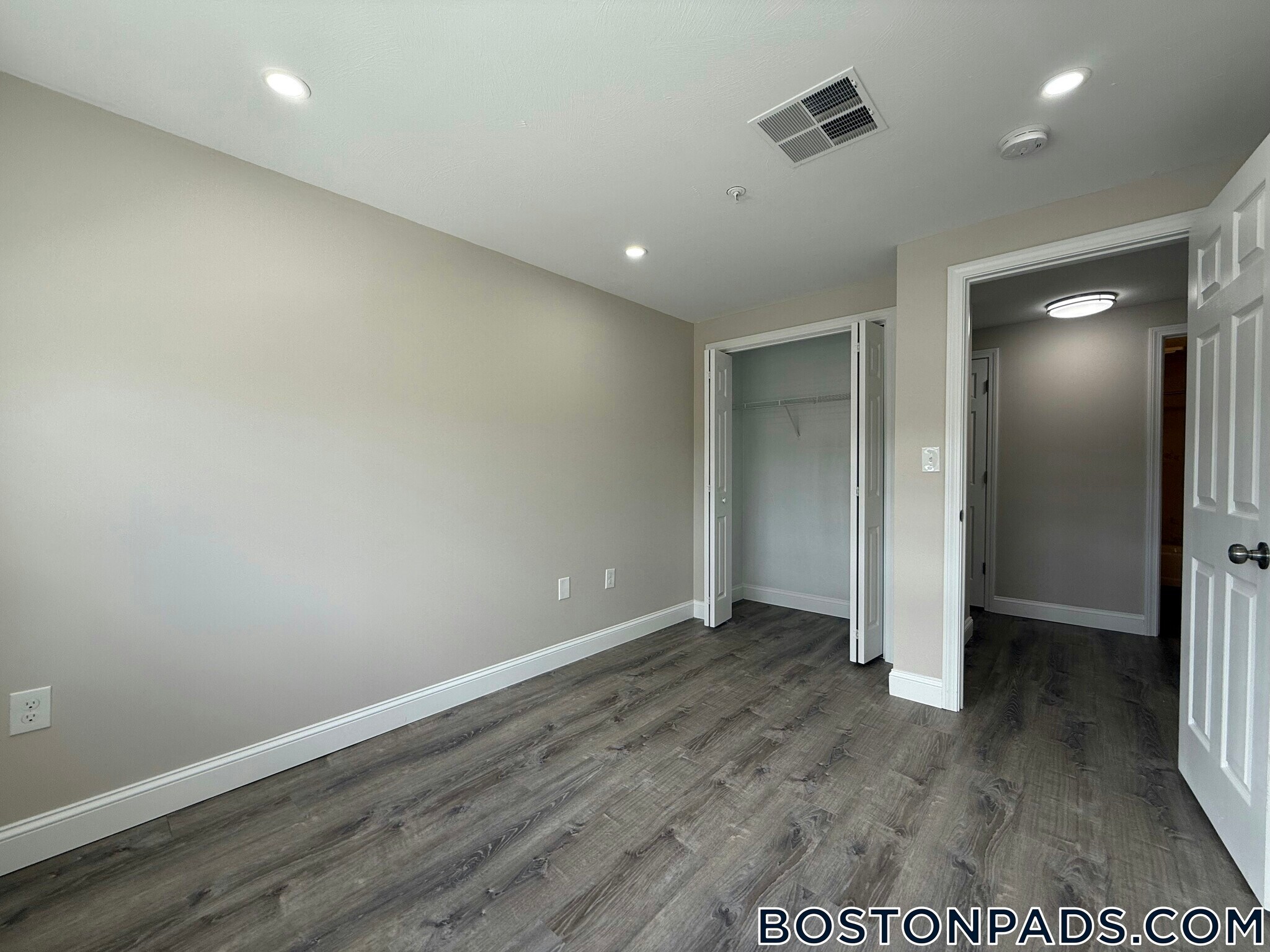 Building Photo - 21 Kenmar Dr