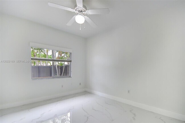 Building Photo - 15548 SW 19th Ln