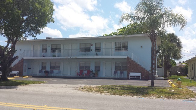 Building Photo - 360 SE 12 Avenue Deerfield Beach FL