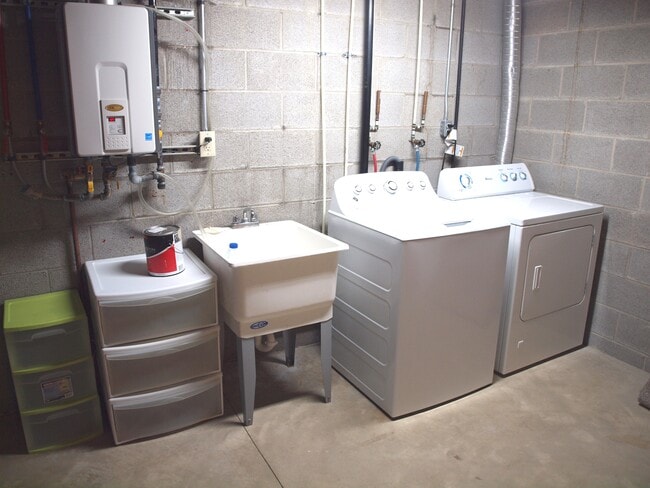 Building Photo - 834 34th St NW