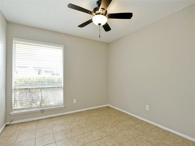 Building Photo - 5255 Meadow Creek Dr