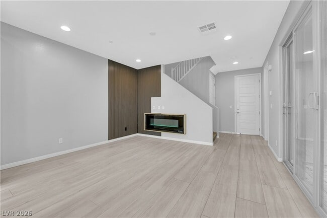 Building Photo - 11665 Redwood Mountain Ave