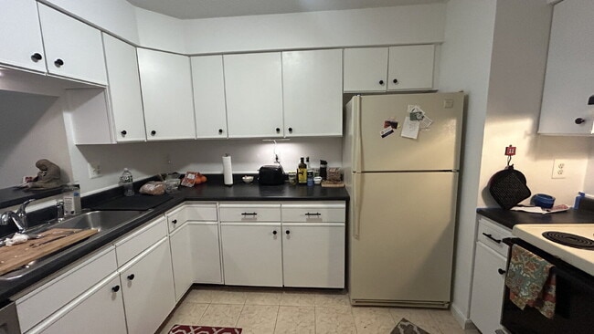 Building Photo - Fully Furnished 2BR/2BA Condo in Old Orcha...