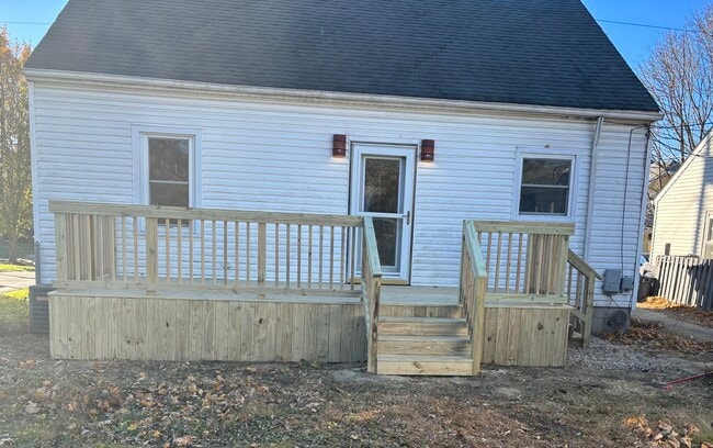 Building Photo - Clover