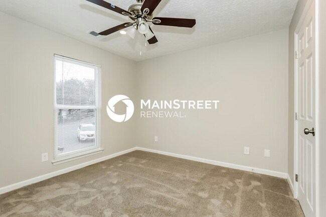 Building Photo - 4 Bedroom Pet-Friendly Home in Antioch, TN with Main Street Renewal