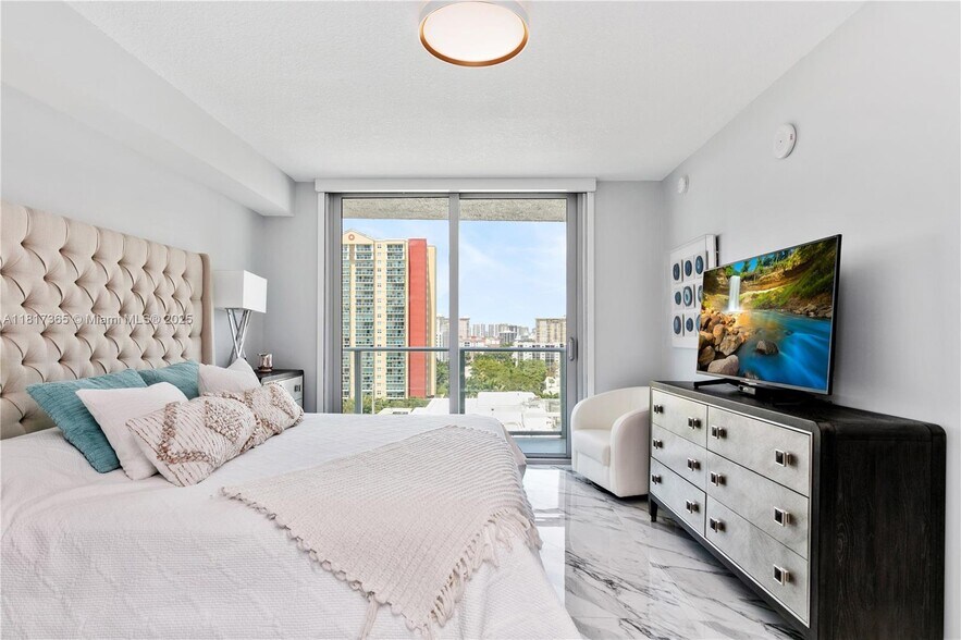 Building Photo - 330 Sunny Isles Blvd