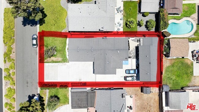 Building Photo - 14420 Rosecrans Ave