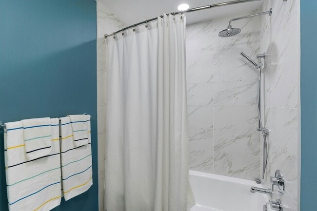 Building Photo - 9 Ave at Port Imperial