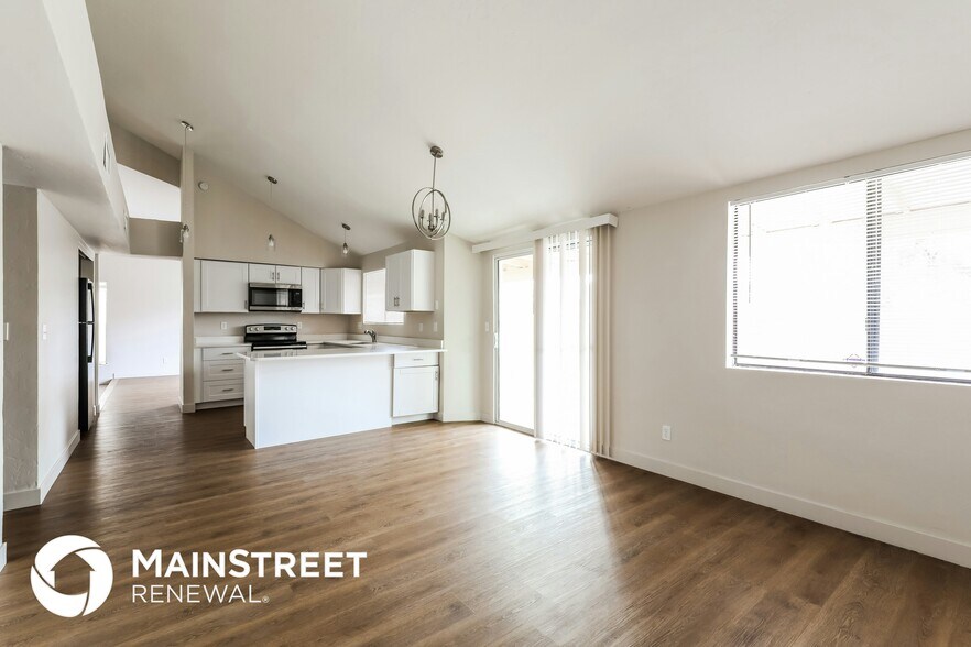Building Photo - 2751 W Camino De La Joya