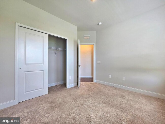 Building Photo - 17235 Branched Oak Rd