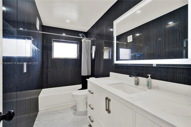 Building Photo - 10591 SW 122nd Ct
