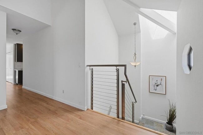 Building Photo - 867 Hollyhock Ct