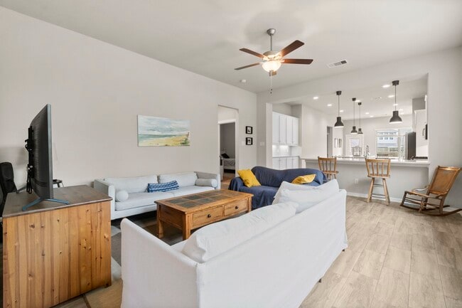 Building Photo - 248 Crest Edge St