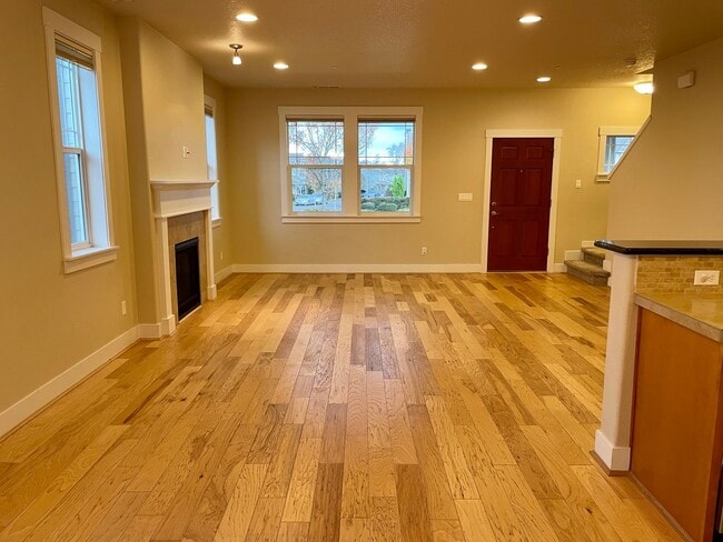 Building Photo - Privacy & Nature at Tonquin Woods: The Ultimate Villebois End-Unit