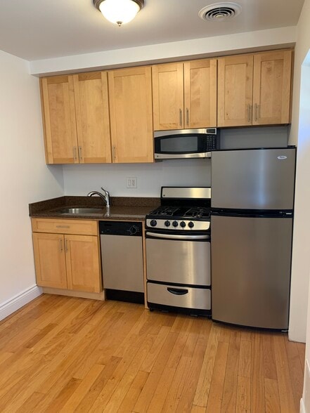 Building Photo - 3220 35th St