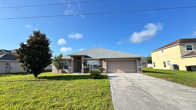 Building Photo - Split Floor plan 3/2 in Poinciana